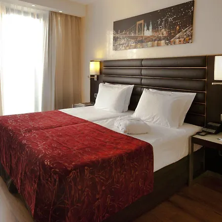 Hotel Eurostars Center 4*